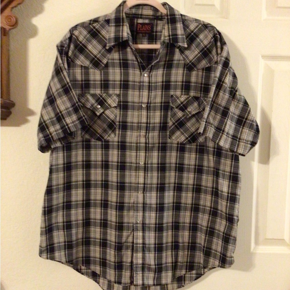 Plains Western wear men’s XL, BLACK/white plaid. Short sleeve, pearl snap shirt.